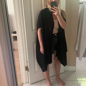 Lululemon black shirt sleeved wrap